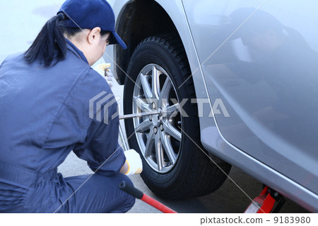 Tire exchange Tire exchange 9183980