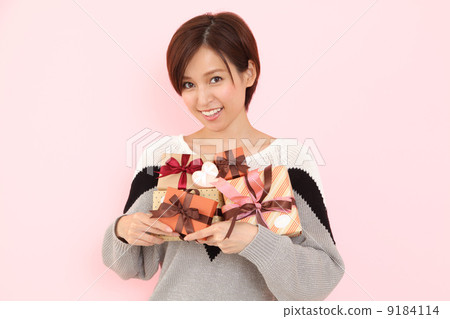 A lot of gifts! A lot of gifts! 9184114