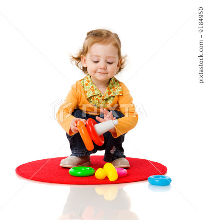 girl playing 9184950