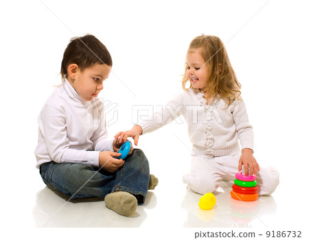 Children playing 9186732