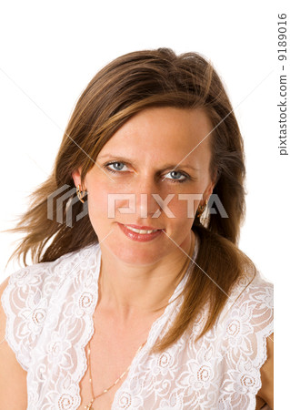 Middle age woman 9189016