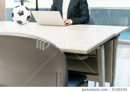 女性員工 9189209