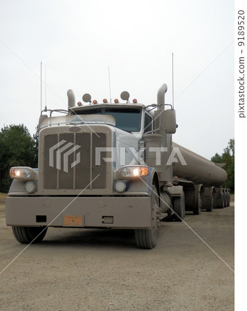 Large tank truck (Alaska, USA) 9189520