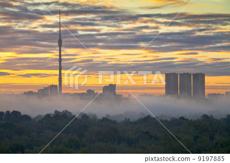 fog at autumn city sunrise 9197885