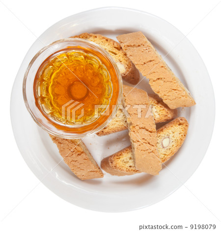 sweet white wine and italian almond cantuccini top view 9198079