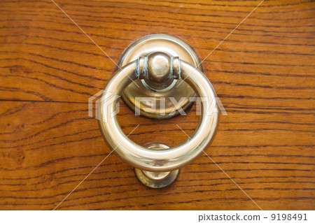 old brass ring door handle 9198491
