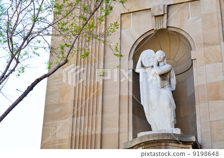 marble statue 9198648