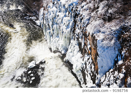 mountain river in winter 9198756