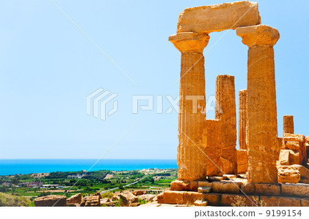 Temple of Juno in Valley of the Temples in Agrigento, Sicily 9199154