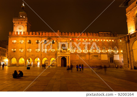 Accursio Palace at night, in Bologna, Italy Accursio Palace at night, in Bologna, Italy 9200164