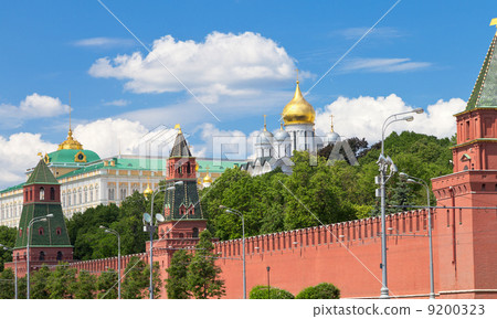 Wall and Cathedrals of Moscow Kremlin 9200323