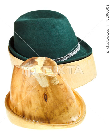 bavarian felt hat on linden wooden block 9200902