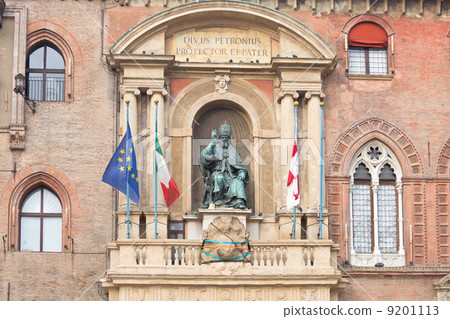 statue in palazzo d'accursio in Bologna 9201113