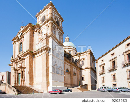 baroque style Cathedral in sicilian town Piazza Armerina 9202683