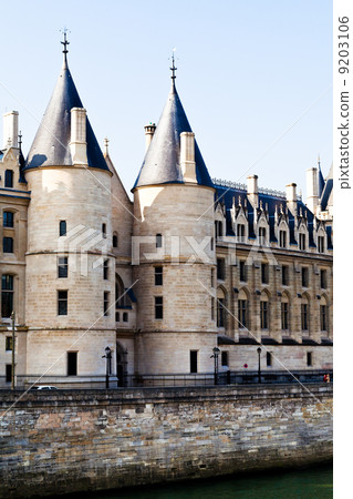 Conciergerie palace in Paris 9203106