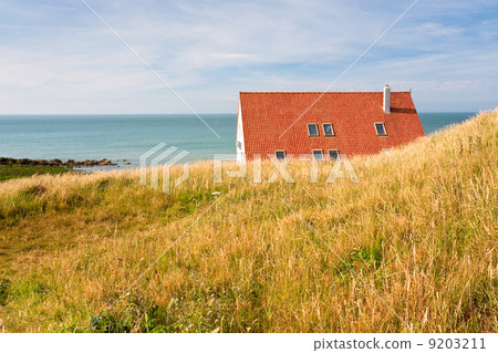 roof oh house on seacost 9203211