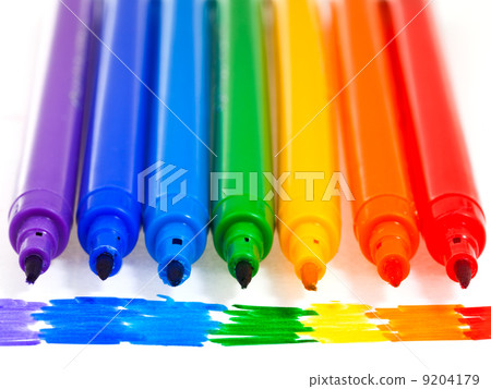 seven rainbow colored felt pens 9204179