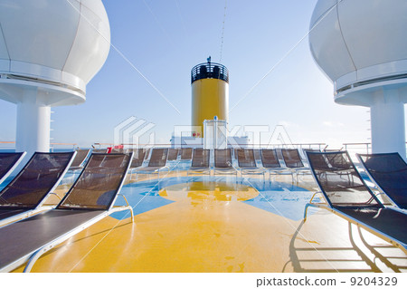 relaxation area on upper deck of liner relaxation area on upper deck of liner 9204329