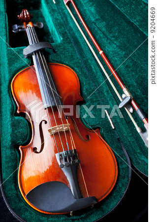 violin in green velvet box violin in green velvet box 9204669