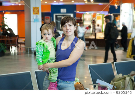 family in airport family in airport 9205345