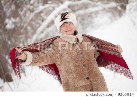 woman with kerchief in winter 9205914