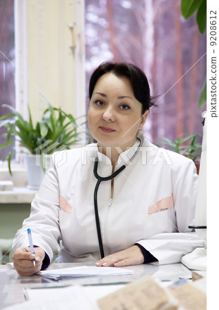 Portrait of female doctor Portrait of female doctor 9208612