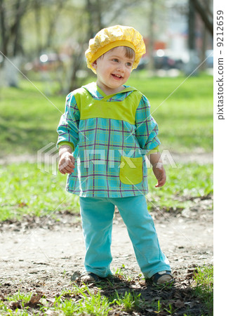 Happy toddler 9212659