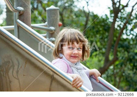 kid in playground 9212666