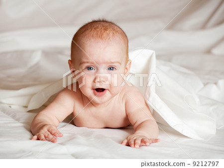 Baby of 5 months Baby of 5 months 9212797