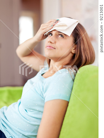 woman having headache woman having headache 9213001
