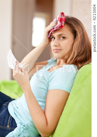 Suffering woman Suffering woman 9213004