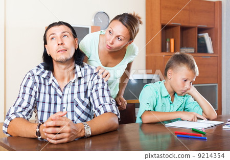 Family quarrel Family quarrel 9214354