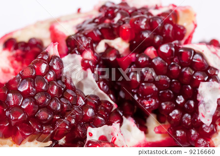 grains of pomegranate 9216660