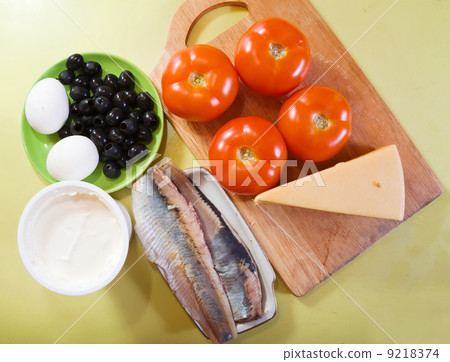 ingredients for stuffed tomato salad 9218374