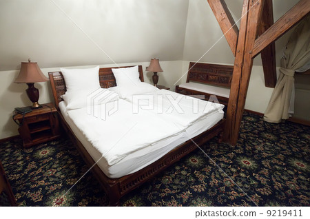 interior of bedroom re 9219411