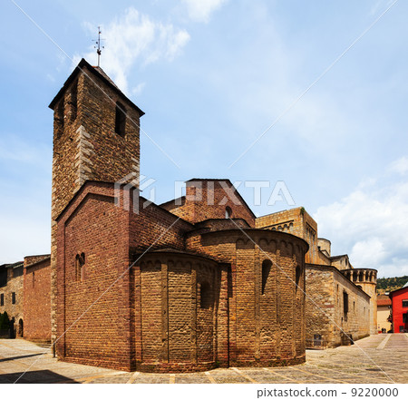 Day view of Cathedral of Urgel 9220000