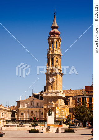Summer view of Catedral de la Seo Summer view of Catedral de la Seo 9220128
