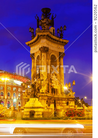 Fontain on Spain square at Barcelona in night 9220562
