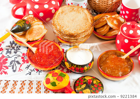 Russian Shrovetide meal 9221384