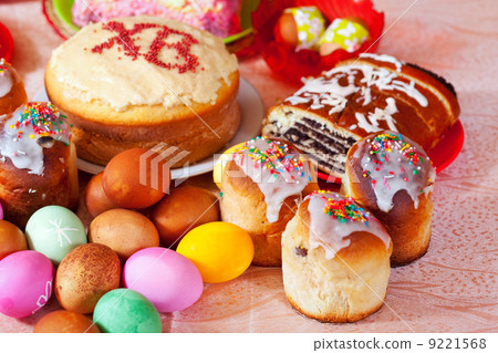 Easter cakes and eggs Easter cakes and eggs 9221568