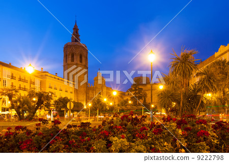 Plaza de la Reina in evening. Valencia, Spain Plaza de la Reina in evening. Valencia, Spain 9222798