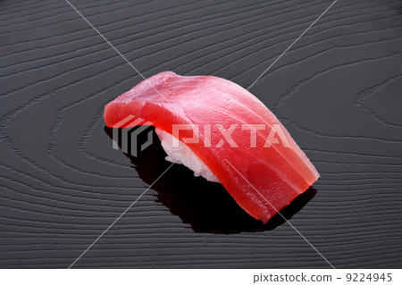Tuna's lean-handed sushi 9224945