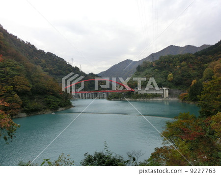 從卡車火車 9227763