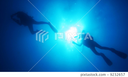 Diver and sun Diver and sun 9232657