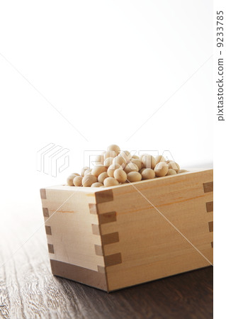 Mouth beans on the bamboo shoots Mouth beans on the bamboo shoots 9233785