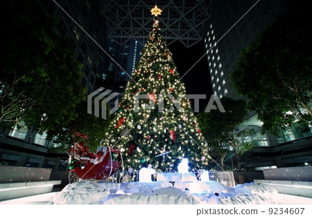 Christmas tree in Miami, Florida, USA Christmas tree in Miami, Florida, USA 9234607