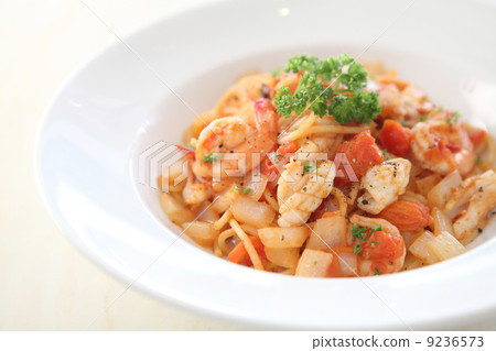 Spaghetti seafood 9236573