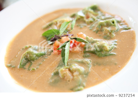 shrimp ravioli pasta 9237254