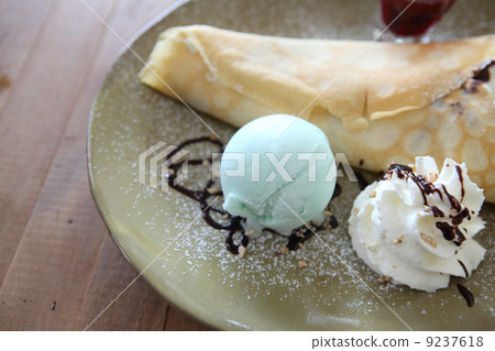 crepe with ice cream crepe with ice cream 9237618
