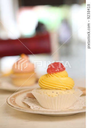 lemon cupcake 9238418